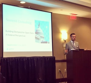201609_APDU_AC_speaking_2.jpg
